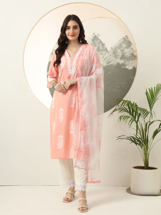 Gorgeous Peach Paisley Lace Work Kurta Set that Enhances Your Traditional Look