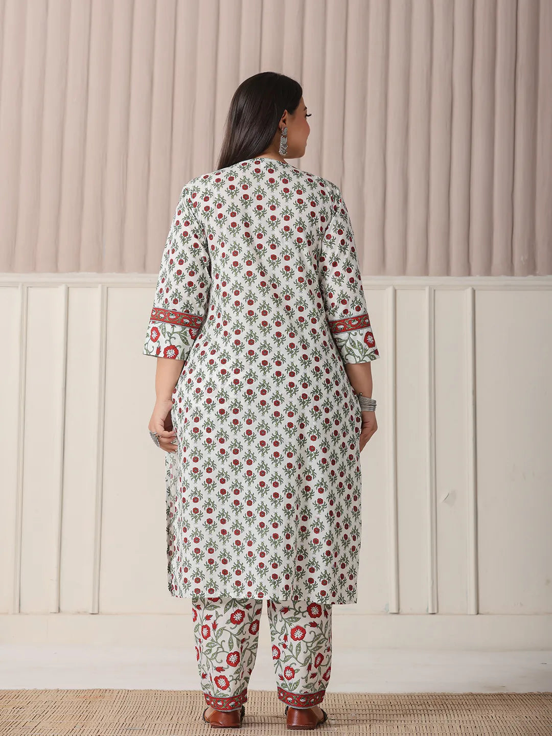 Festive White and Green Plus Size Sequins Kurta Set for an Ethnic Touch