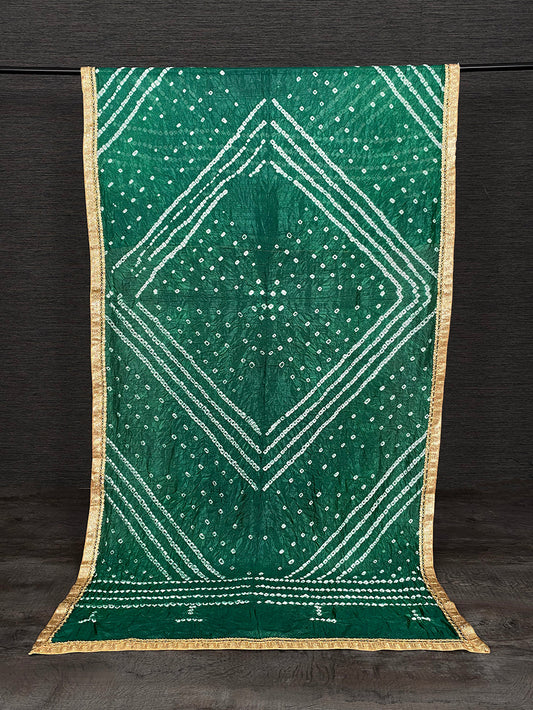 Close-up of Green Bandhej Dupatta with Lace Border and Detailing