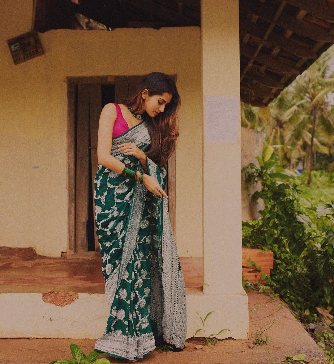 Quintessential Dark Green Banarasi Silk Saree with Magnificent Blouse